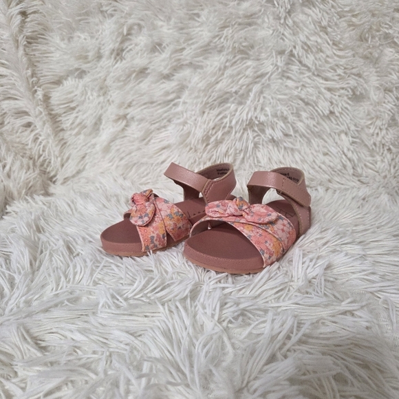 Blowfish Malibu Pink floral Toddler Naelynn Strappy Flat Sandals size 6 Summer - Picture 2 of 7
